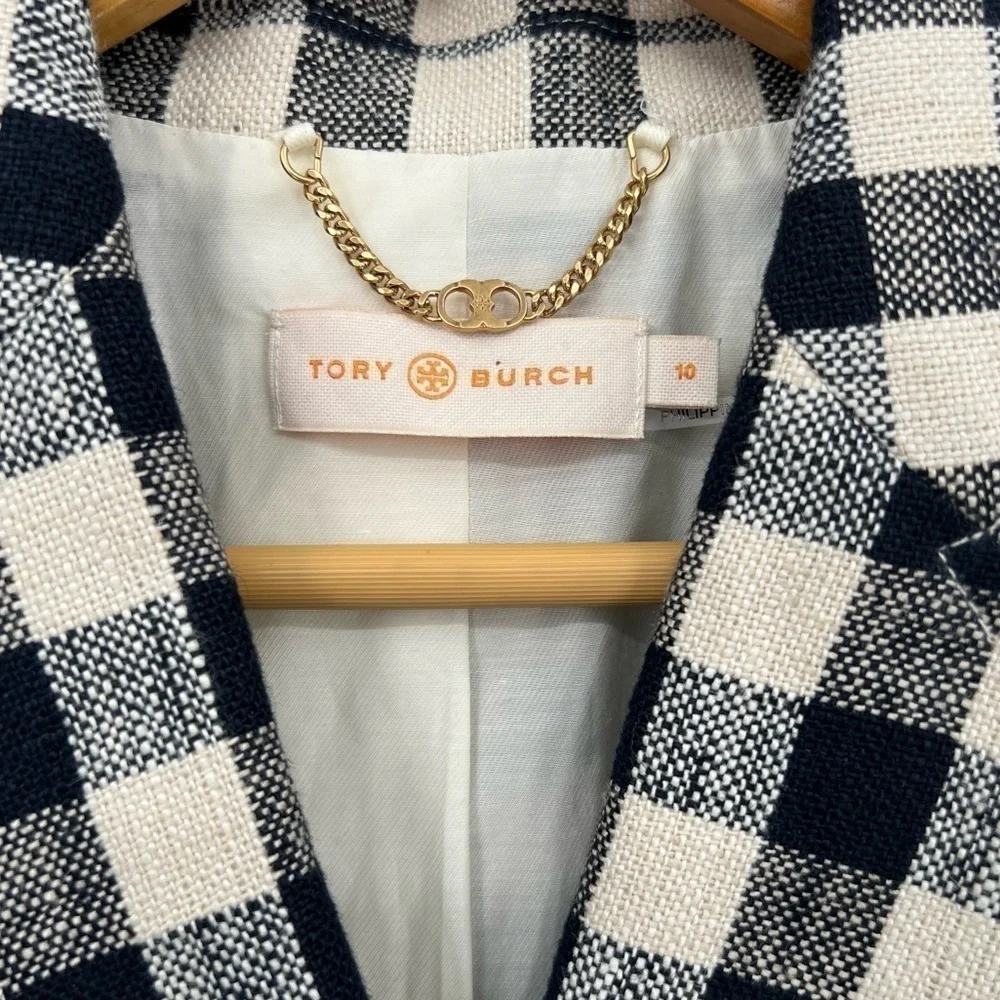 Tory Burch bust 20”